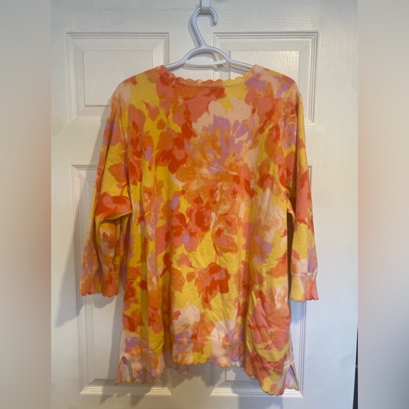 Isaac Mizrahi Live! Floral Cardigan with Scalloped Neckline and Hem Size 3X - Picture 9 of 9